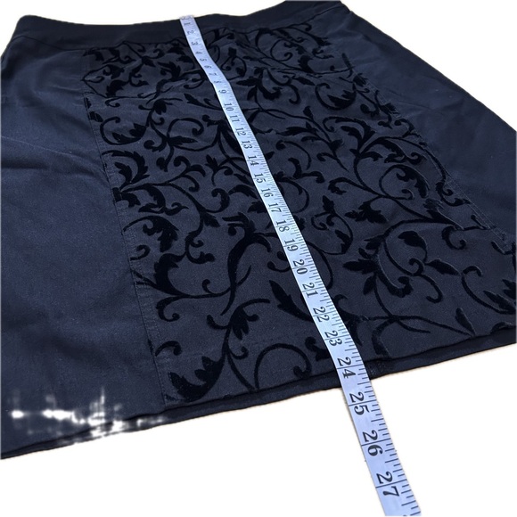 Penningtons Savvy Fit Black Stretch Pencil Skirt. Burnout velvet panel. Size 18 - Picture 7 of 10